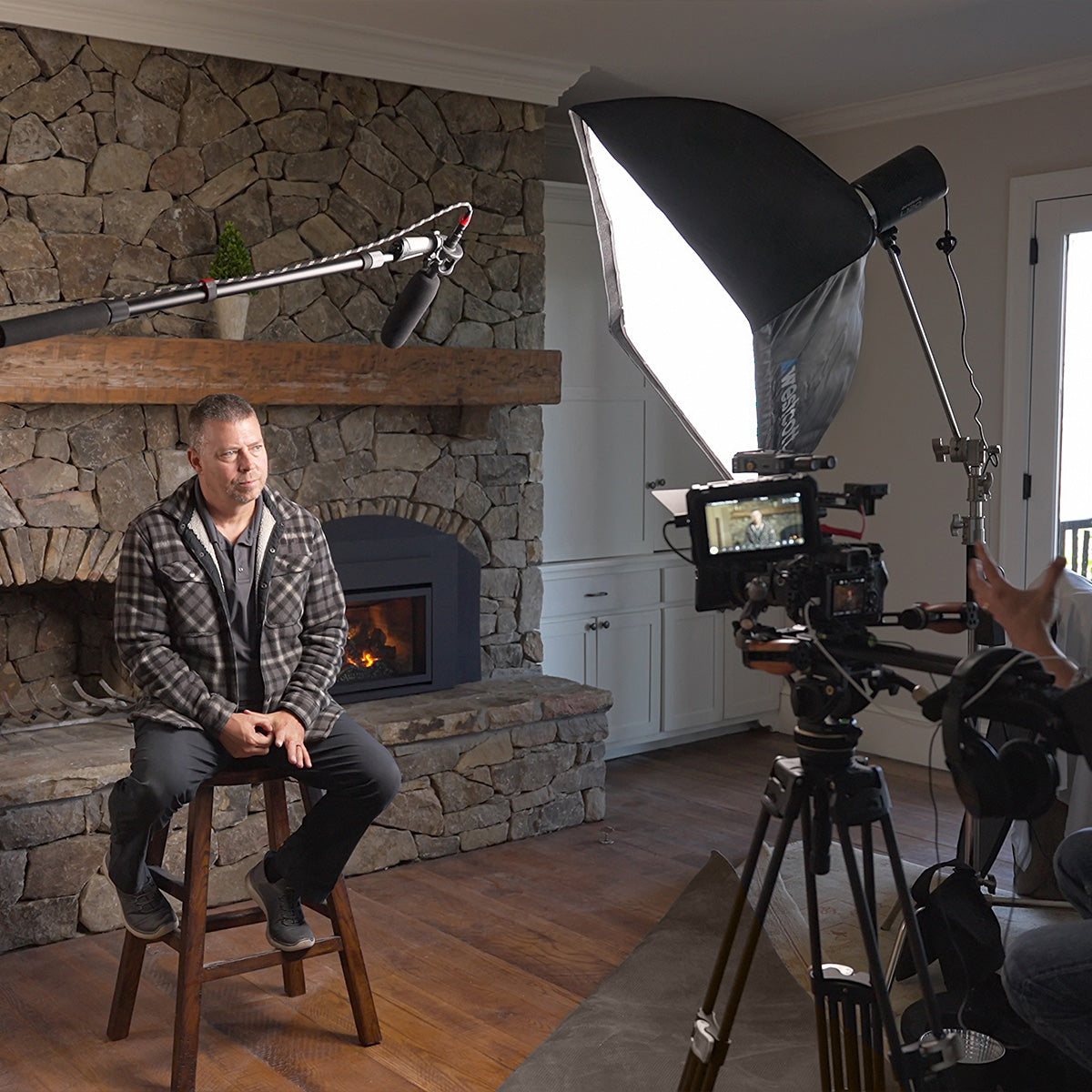 l120-b cob led with rapid box switch 2x3 softbox for video interview