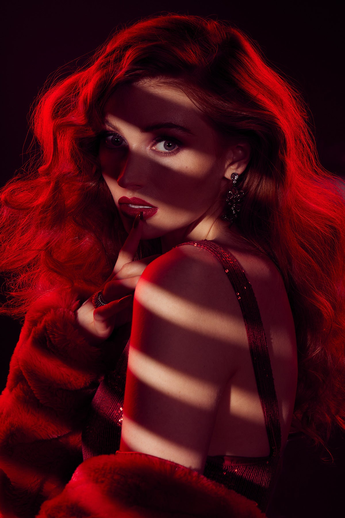 Portrait Using Optical Spot by Lindsay Adler with Gobo on Subject